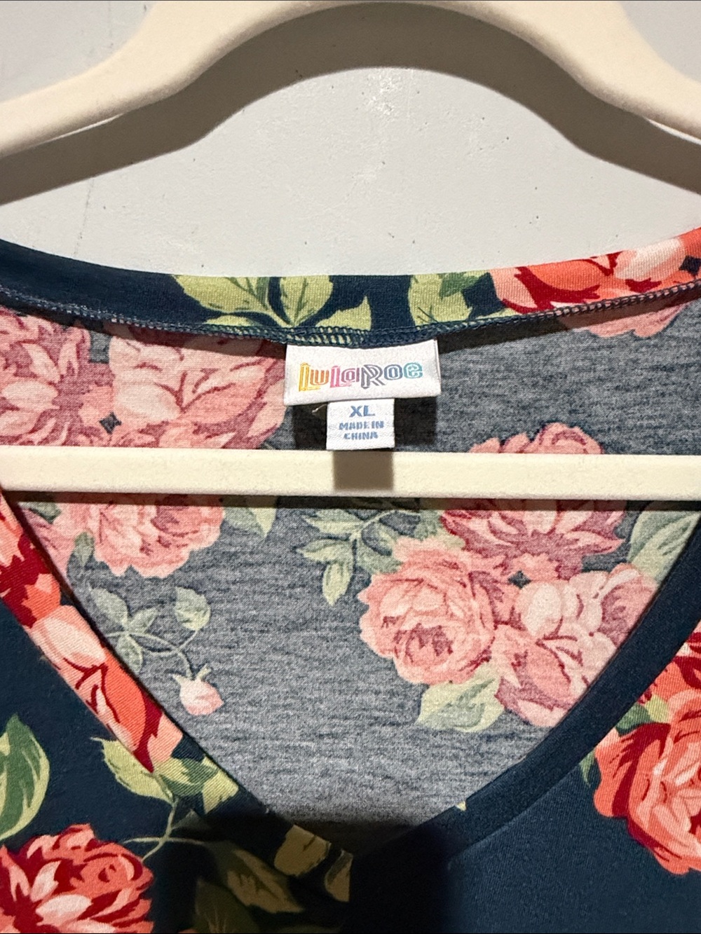 LuLaRoe Jana Blue V-Neck Tunic with Rose Print - Picture 2 of 6